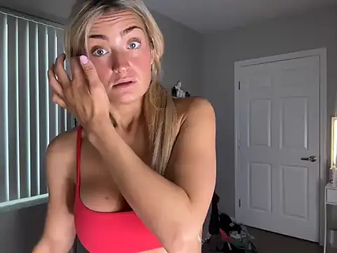 Snapshot of meggsworld chatting on October 20, 2:39 pm meggsworld online show from October 20, 2:39 pm