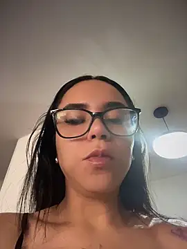 Naatalia online show from April 16, 3:24 pm