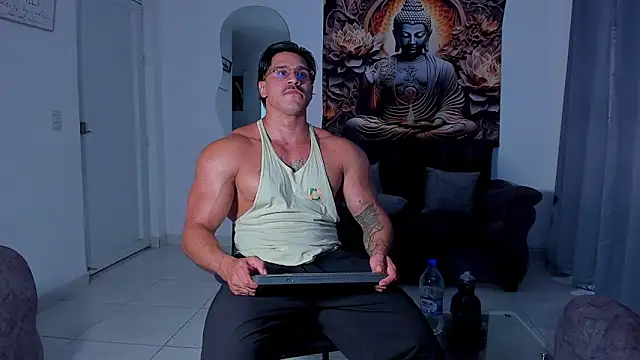 Snapshot of Valentino_Dosantos_ chatting on October 28, 8:11 pm Valentino Dosantos online show from October 28, 8:11 pm