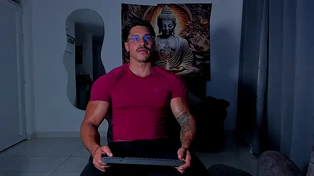 Snapshot of Valentino_Dosantos_ chatting on November 21, 10:52 pm Valentino Dosantos online show from November 21, 10:52 pm