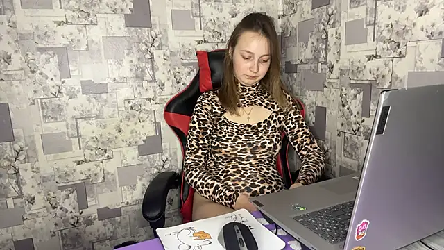 stella leex online show from March 7, 10:10 pm