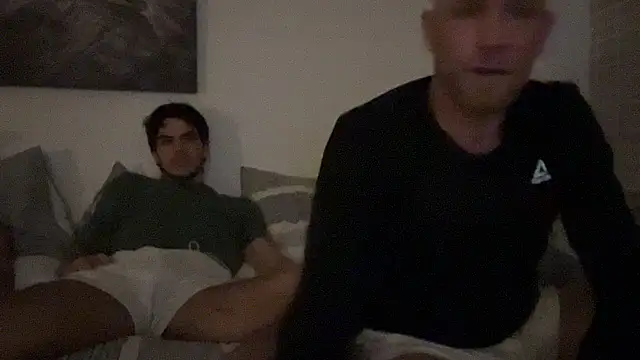 Snapshot of HungNbored1119 chatting on October 20, 1:39 am HungNbored1119 online show from October 20, 1:39 am