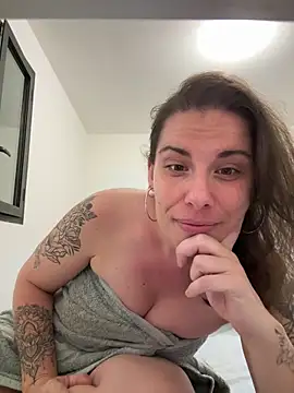 Lar0uch online show from March 5, 5:39 pm