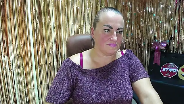 Snapshot of DianaMGG chatting on October 7, 6:38 pm DianaMGG online show from October 7, 6:38 pm