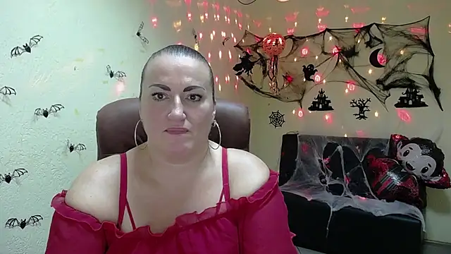 Snapshot of DianaMGG chatting on October 27, 6:23 pm DianaMGG online show from October 27, 6:23 pm