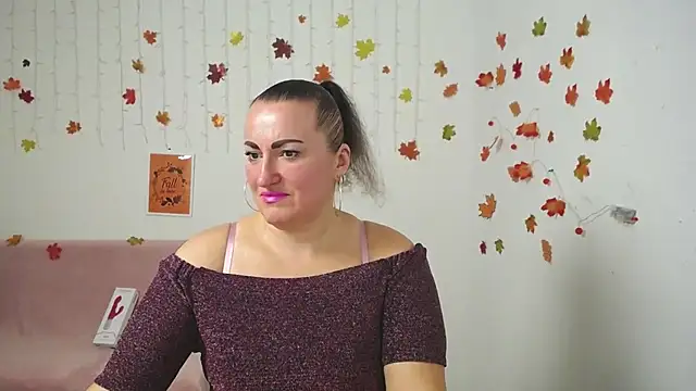 Snapshot of DianaMGG chatting on November 22, 6:29 pm DianaMGG online show from November 22, 6:29 pm