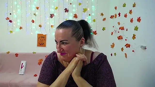 Snapshot of DianaMGG chatting on November 25, 6:46 am DianaMGG online show from November 25, 6:46 am