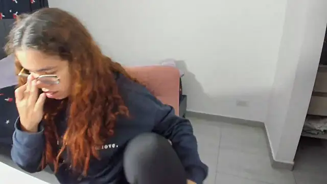 Greciaruiz  online show from November 24, 12:43 am