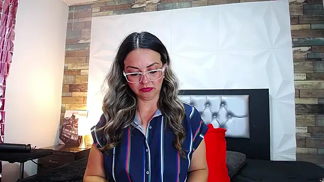 Azaahara  online show from February 24, 5:20 pm