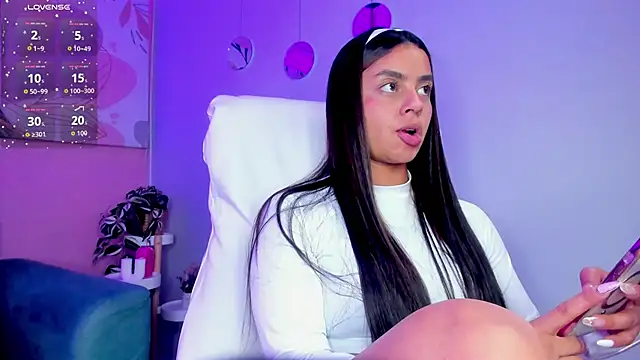 Bella walker  online show from September 30, 8:14 pm