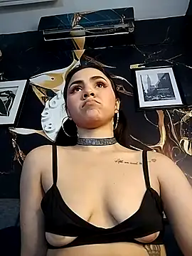 Natty roberts  online show from February 22, 10:20 pm