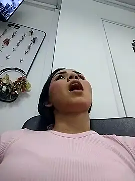 Natty roberts  online show from February 27, 9:48 pm