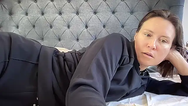 eatmypie69 online show from September 22, 12:07 pm