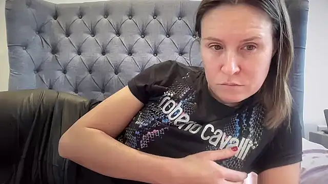 eatmypie69 online show from December 18, 10:32 am