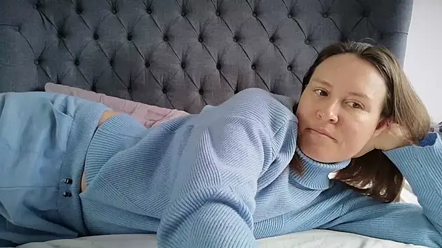 Snapshot of eatmypie69 chatting on April 1, 9:54 am eatmypie69 online show from April 1, 9:54 am