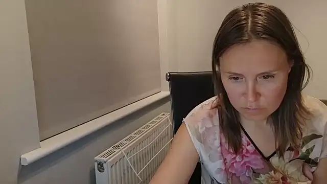 eatmypie69 online show from June 18, 9:30 pm