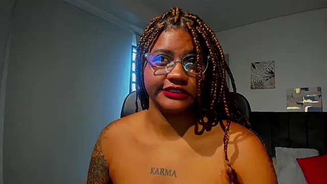 ZahraRose online show from March 14, 12:40 pm