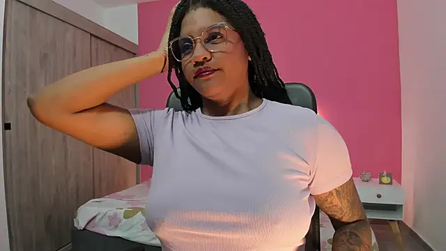 ZahraRose online show from November 15, 7:10 pm