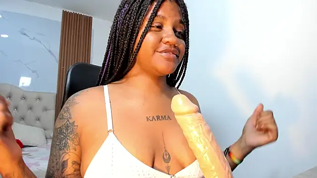 ZahraRose online show from January 17, 7:50 pm