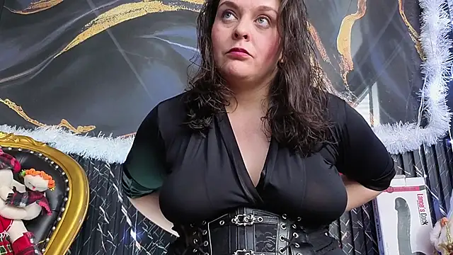 AmandaKovich online show from December 5, 7:32 pm