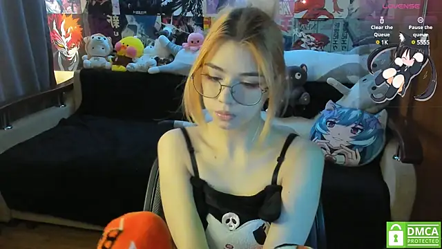 Snapshot of YumikoMori chatting on February 21, 8:18 am YumikoMori online show from February 21, 8:18 am