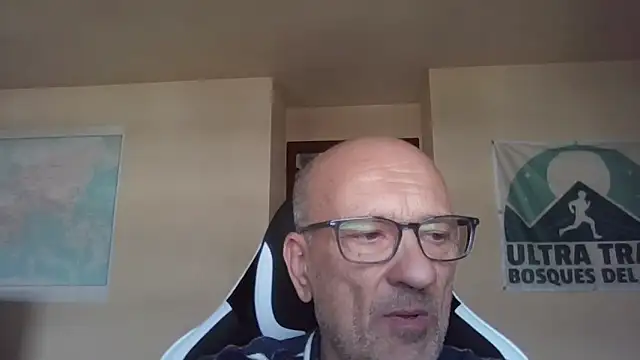 Snapshot of llopaco chatting on May 15, 1:40 pm llopaco online show from May 15, 1:40 pm