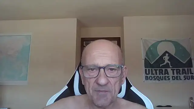 Snapshot of llopaco chatting on June 5, 10:10 am llopaco online show from June 5, 10:10 am