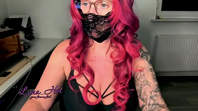 Snapshot of Lunalein chatting on November 20, 8:30 pm Lunalein online show from November 20, 8:30 pm