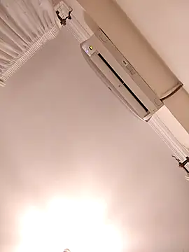 Snapshot of Loly2025 chatting on September 20, 9:05 pm Loly2025 online show from September 20, 9:05 pm