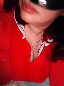 Loly2025 online show from December 17, 4:18 am