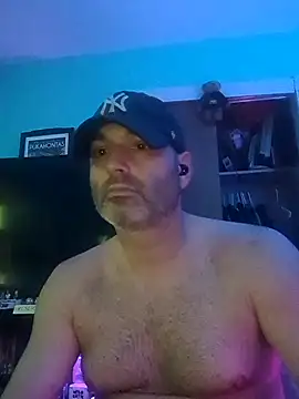 Snapshot of Novabear6996 chatting on April 26, 11:30 am Novabear6996 online show from April 26, 11:30 am