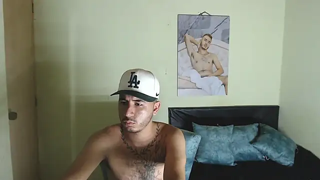 Snapshot of AdamParker_ chatting on January 16, 12:03 am AdamParker online show from January 16, 12:03 am