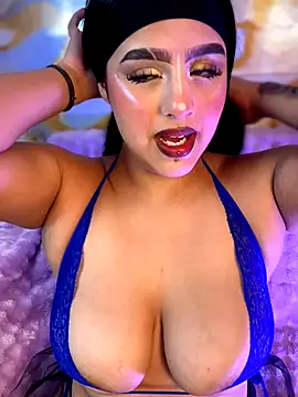 Snapshot of Bonbom_sr chatting on November 22, 4:33 am Bonbom sr online show from November 22, 4:33 am