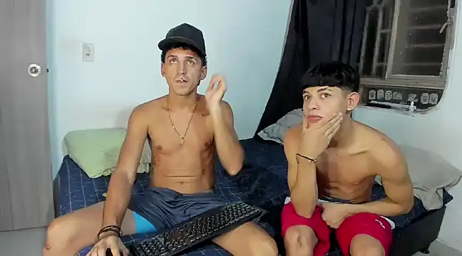 Snapshot of tonypaul13 chatting on February 20, 2:29 am tonypaul13 online show from February 20, 2:29 am