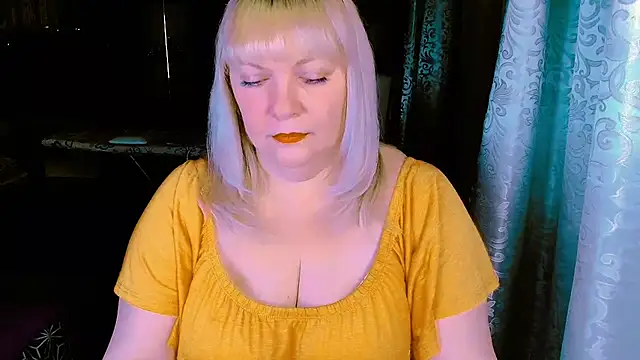 FlowerButterf online show from March 4, 10:49 pm