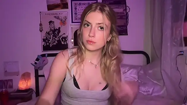 sinfulblonde1 online show from March 20, 4:40 am