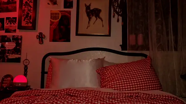 sinfulblonde1 online show from September 25, 5:55 am