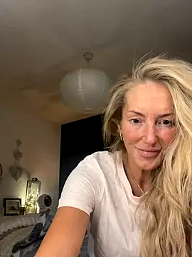 Fiery Blonde LexiX online show from October 21, 9:59 pm