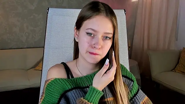 Snapshot of EveMundie chatting on March 21, 1:23 pm EveMundie online show from March 21, 1:23 pm