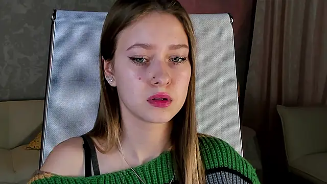 Snapshot of EveMundie chatting on March 21, 4:40 pm EveMundie online show from March 21, 4:40 pm