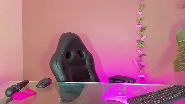 AnahisBennett online show from February 22, 3:45 am