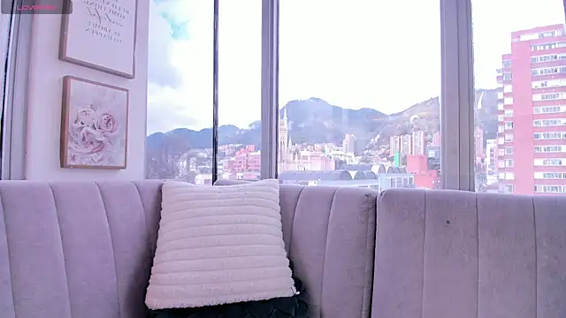 Snapshot of Ivanna_West chatting on July 18, 8:12 pm Ivanna West online show from July 18, 8:12 pm