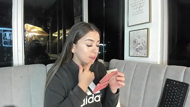 Snapshot of Ivanna_West chatting on July 22, 9:56 am Ivanna West online show from July 22, 9:56 am
