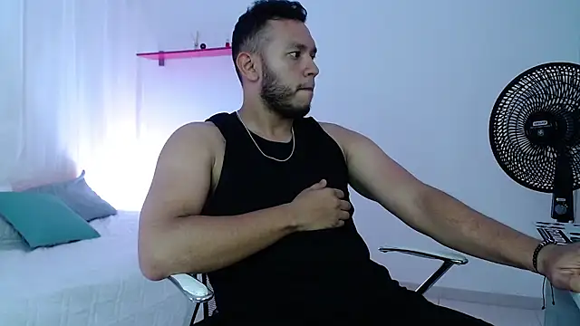 Double R12 online show from March 4, 4:27 am