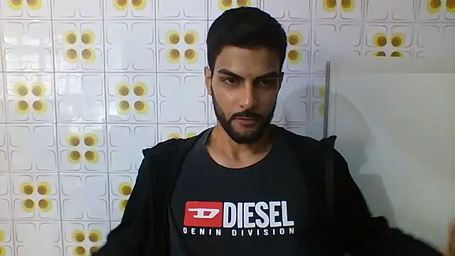 Gabrielteixeira120 online show from July 8, 1:04 pm