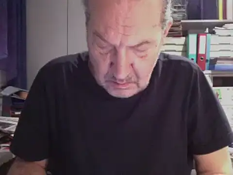 Snapshot of HMStraps01 chatting on January 16, 7:28 am HMStraps01 online show from January 16, 7:28 am