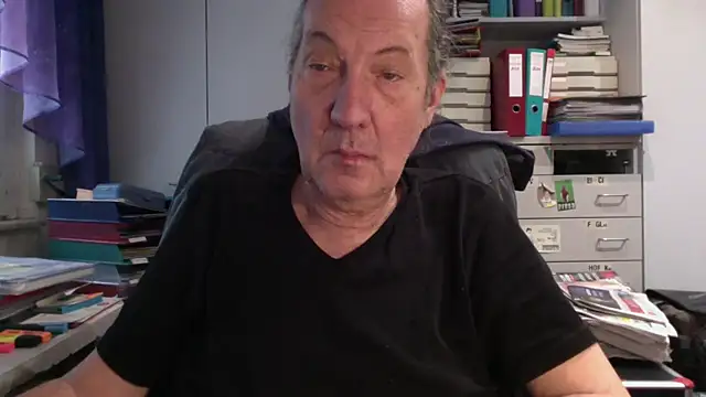 Snapshot of HMStraps01 chatting on February 26, 1:30 pm HMStraps01 online show from February 26, 1:30 pm