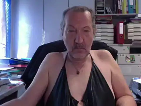 Snapshot of HMStraps01 chatting on September 9, 7:41 am HMStraps01 online show from September 9, 7:41 am