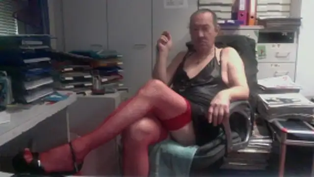 Snapshot of HMStraps01 chatting on February 26, 10:03 am HMStraps01 online show from February 26, 10:03 am