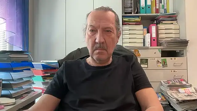 HMStraps01 online show from May 5, 11:51 am